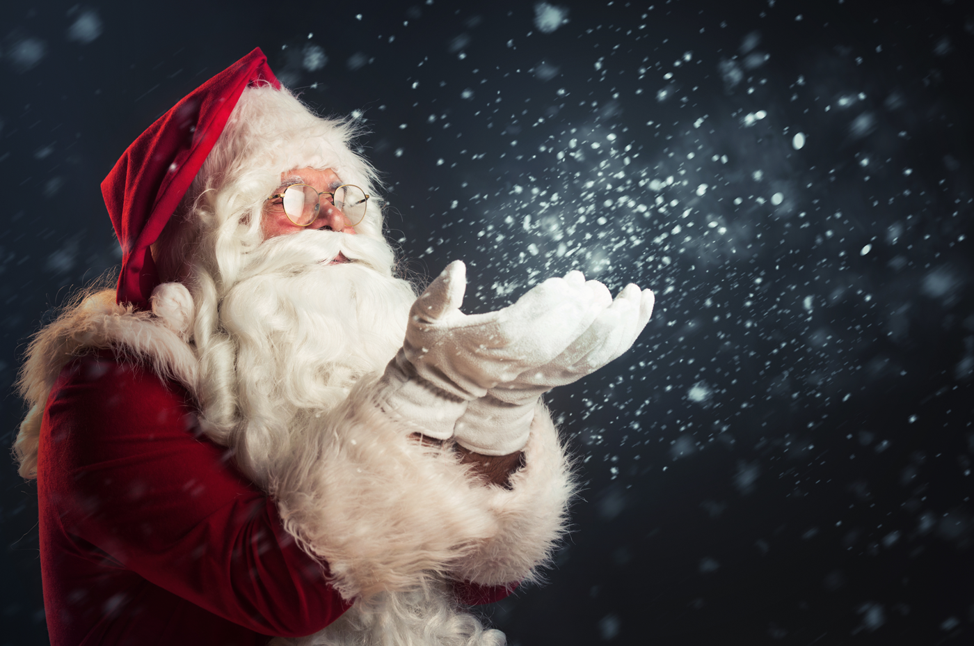 We hear Santa is coming to town. You can see him and experience the magic of Christmas when you book into the Comfort Suites, one of the best hotels in Kelowna.